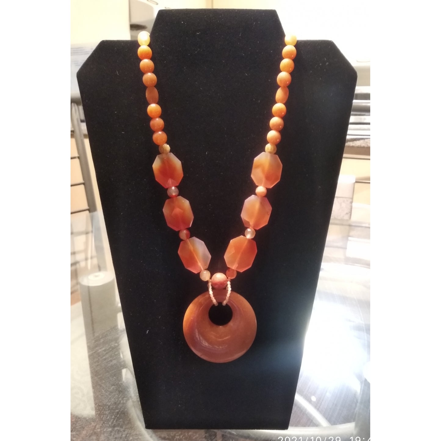 Semi-Precious Stones (Agate) Necklace with Pendant